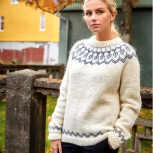 Strikkeopskrift: Klassisk Raglan-sweater i Drops Cotton Merino